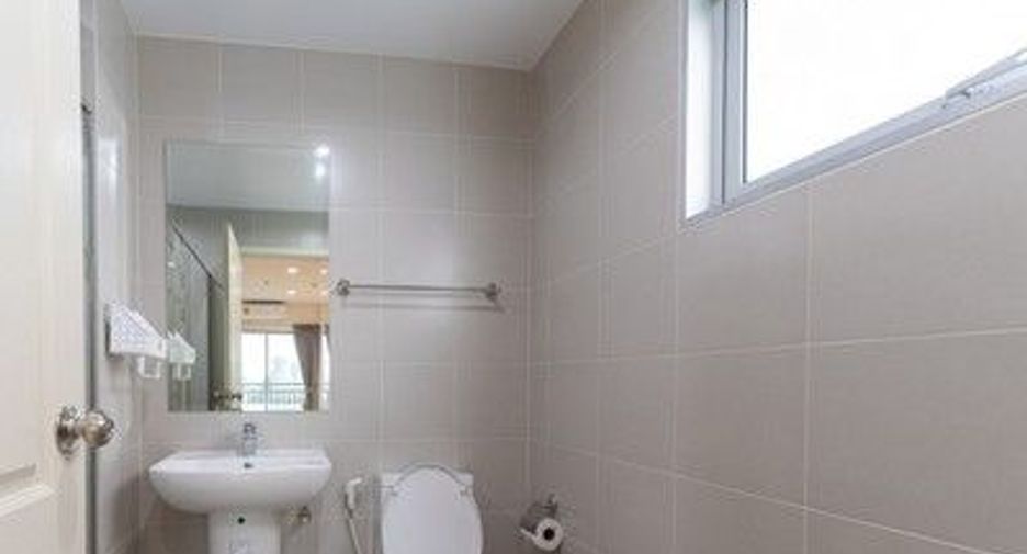 For rent 2 ベッドルーム condo in Huai Khwang, Bangkok