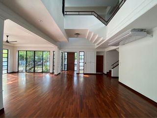 ให้เช่า 4 ห้องนอน ทาวน์เฮ้าส์ ใน วัฒนา, กรุงเทพฯ
