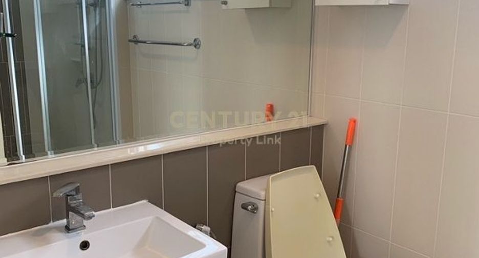For sale 3 bedrooms townhouse in Wang Thonglang, Bangkok