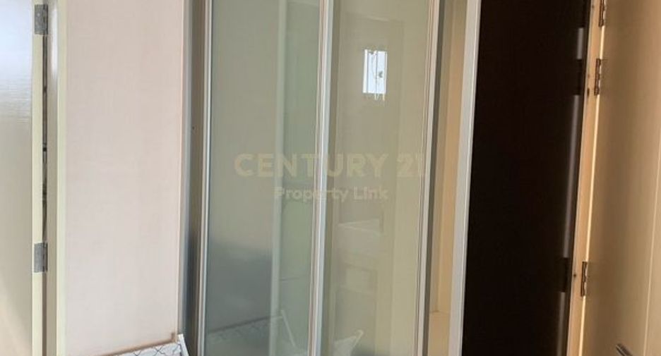 For sale 3 bedrooms townhouse in Wang Thonglang, Bangkok