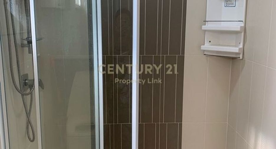 For sale 3 bedrooms townhouse in Wang Thonglang, Bangkok