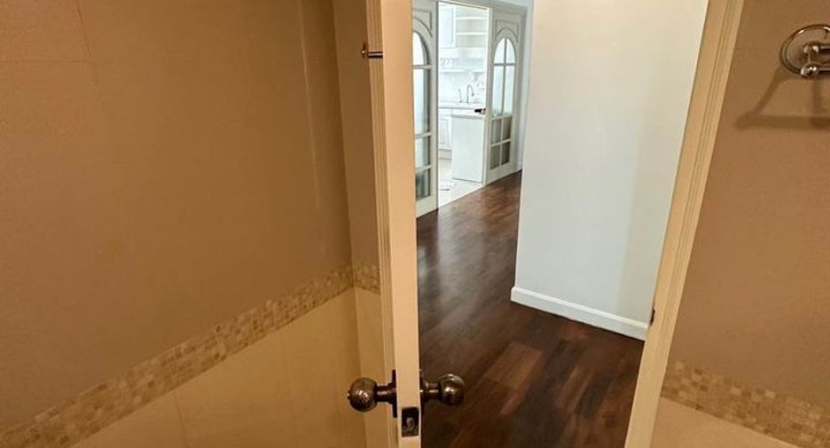 Condo en alquiler de 3 habitaciones en Sathon, Bangkok