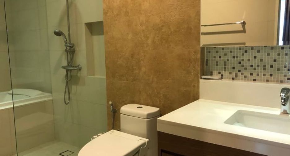 Condo en alquiler de 2 habitaciones en Khlong Toei, Bangkok