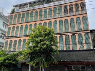 For sale 6 bedrooms retail Space in Khlong San, Bangkok