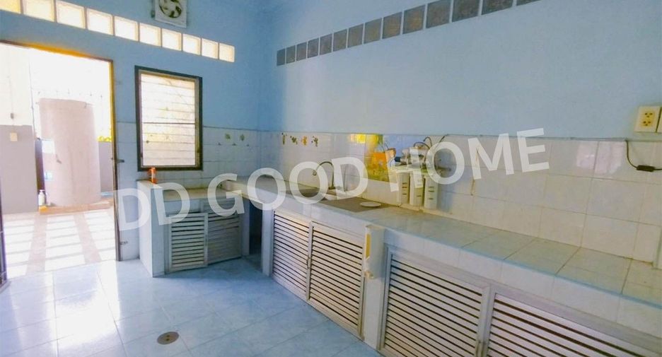 For sale 3 bedrooms townhouse in Lat Lum Kaeo, Pathum Thani