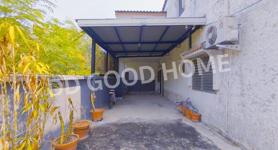 For sale 3 bedrooms townhouse in Lat Lum Kaeo, Pathum Thani