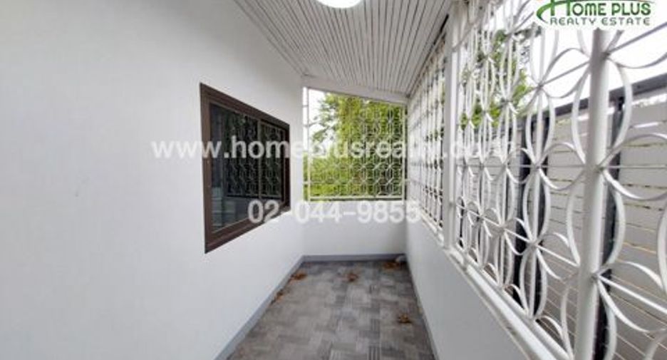 For sale 5 ベッドルーム townhouse in Nong Khaem, Bangkok