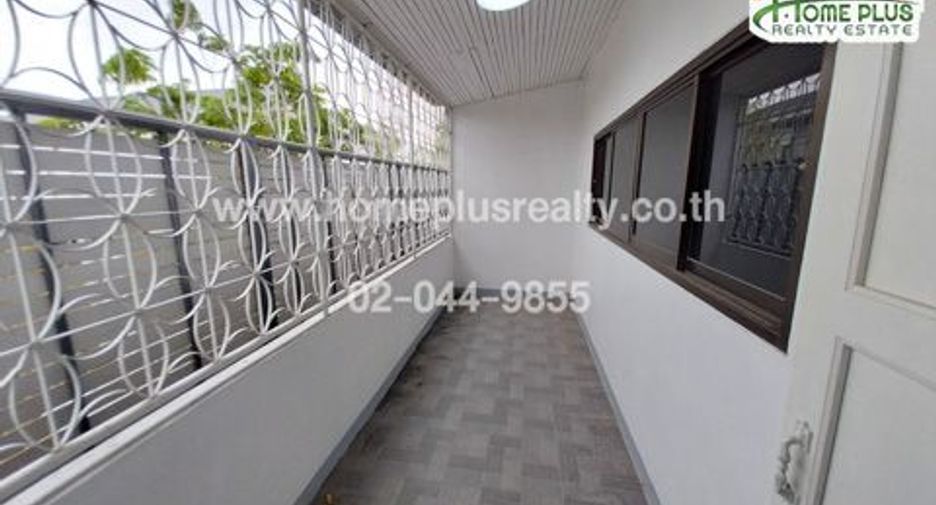 For sale 5 ベッドルーム townhouse in Nong Khaem, Bangkok