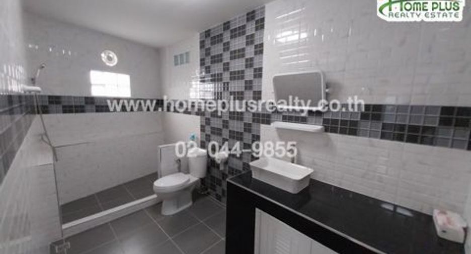 For sale 5 ベッドルーム townhouse in Nong Khaem, Bangkok