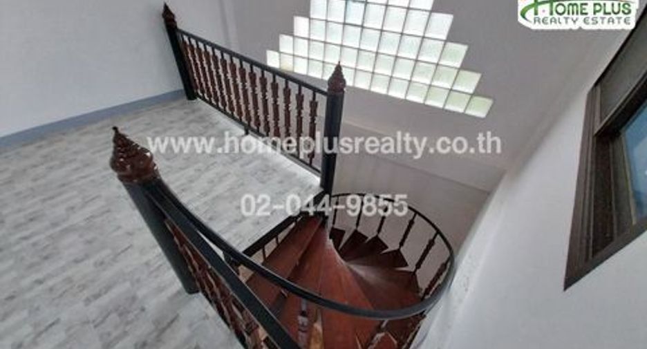 For sale 5 ベッドルーム townhouse in Nong Khaem, Bangkok