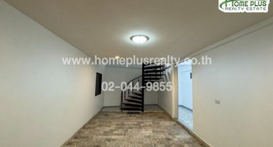For sale 5 ベッドルーム townhouse in Nong Khaem, Bangkok