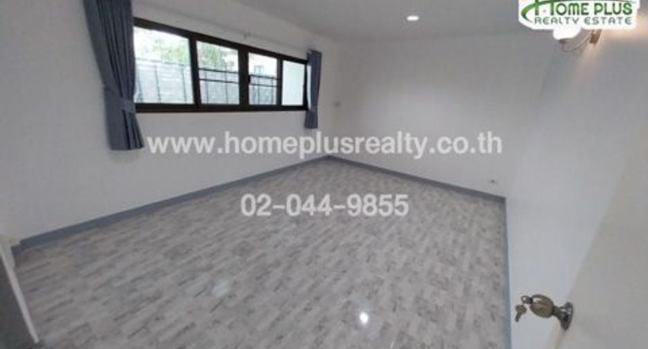 For sale 5 ベッドルーム townhouse in Nong Khaem, Bangkok