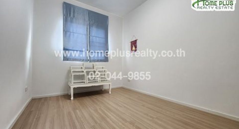 For sale 3 bedrooms townhouse in Thung Khru, Bangkok