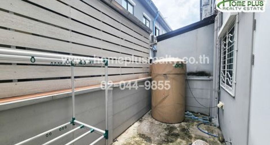 For sale 3 bedrooms townhouse in Thung Khru, Bangkok