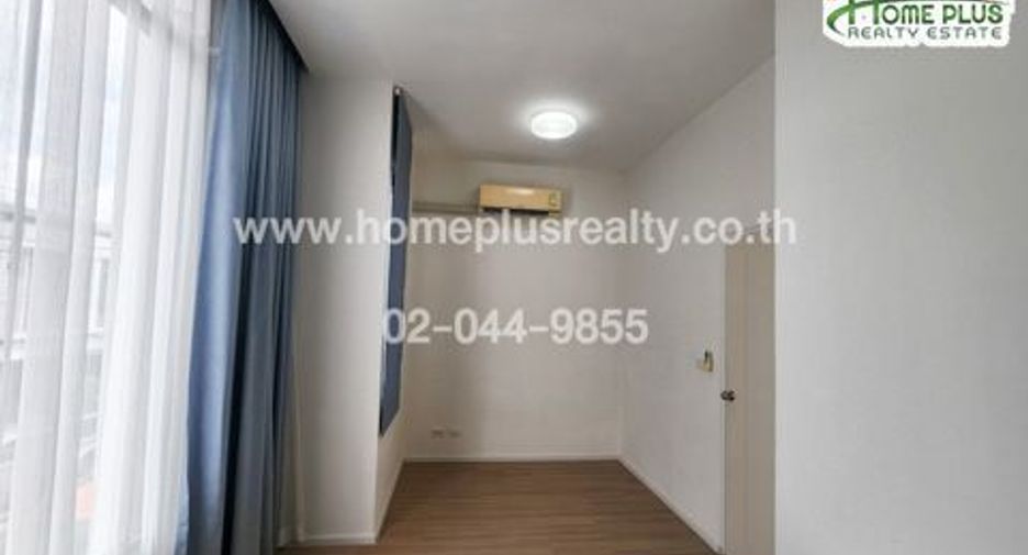 For sale 3 bedrooms townhouse in Thung Khru, Bangkok