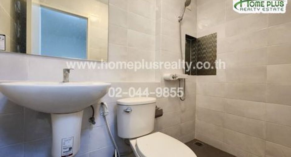 For sale 3 bedrooms townhouse in Thung Khru, Bangkok