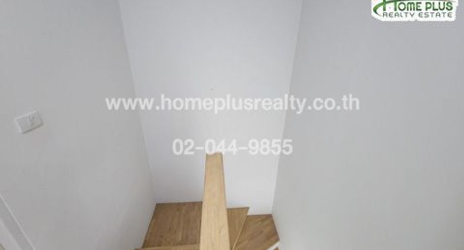 For sale 3 bedrooms townhouse in Thung Khru, Bangkok