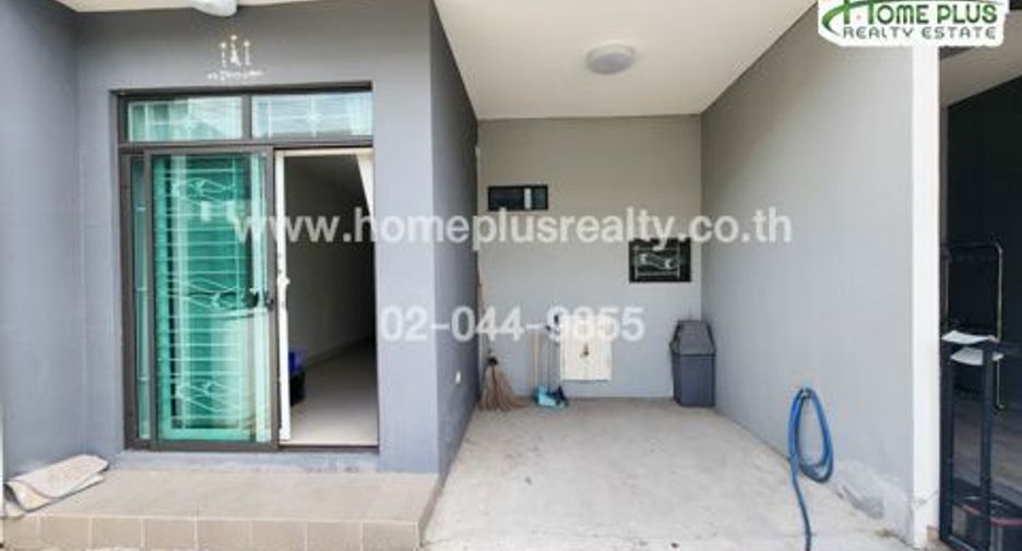 For sale 3 bedrooms townhouse in Thung Khru, Bangkok