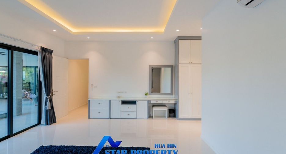 For sale 4 bedrooms house in Cha Am, Phetchaburi