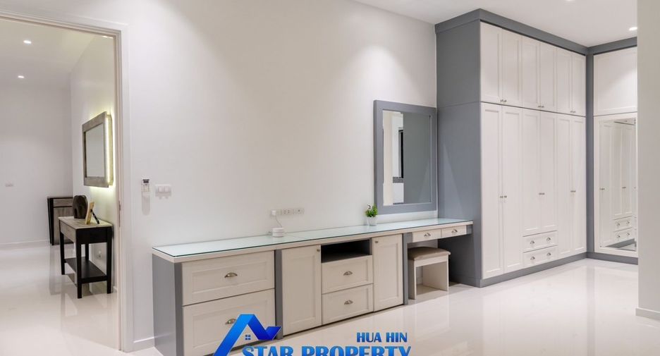For sale 4 bedrooms house in Cha Am, Phetchaburi
