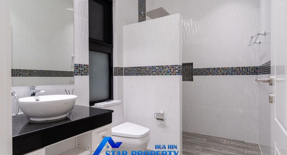 For sale 4 bedrooms house in Cha Am, Phetchaburi