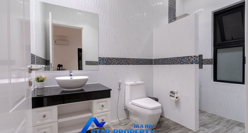 For sale 4 bedrooms house in Cha Am, Phetchaburi