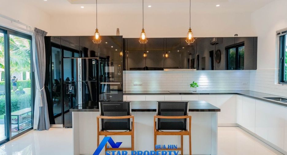 For sale 4 bedrooms house in Cha Am, Phetchaburi
