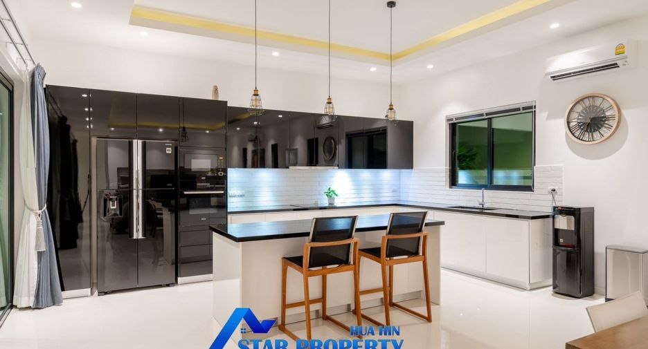 For sale 4 bedrooms house in Cha Am, Phetchaburi