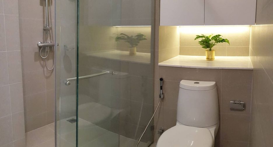 For rent 1 bed condo in Pathum Wan, Bangkok