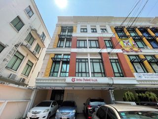 For sale 3 ベッドルーム house in Bang Na, Bangkok