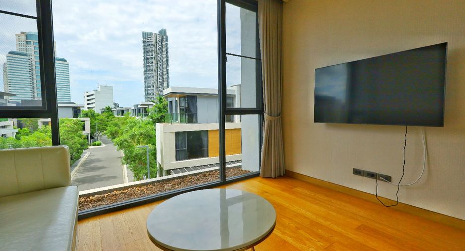 For sale 4 bedrooms house in Yan Nawa, Bangkok