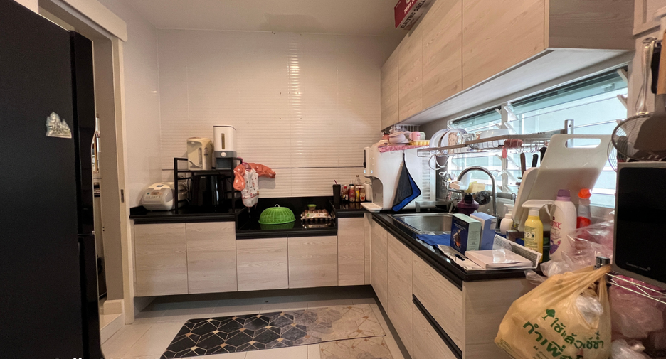 For sale 5 ベッドルーム house in Bang Bon, Bangkok