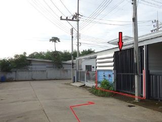 For sale 2 bed townhouse in Si Maha Phot, Prachin Buri