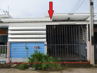 For sale 2 bed townhouse in Si Maha Phot, Prachin Buri