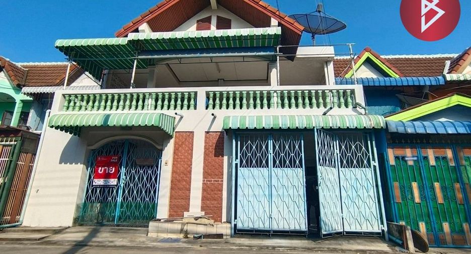 For sale 4 Beds townhouse in Phra Pradaeng, Samut Prakan