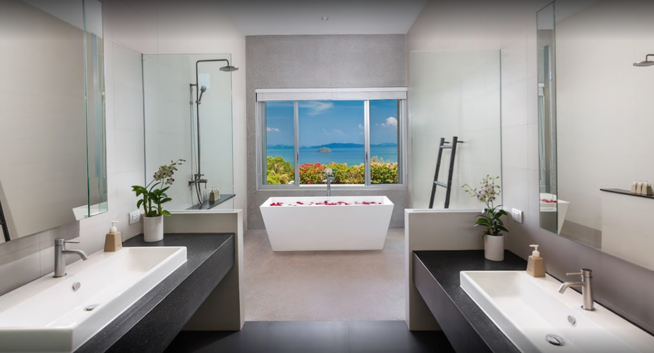 For rent and for sale 5 bedrooms villa in Thalang, Phuket