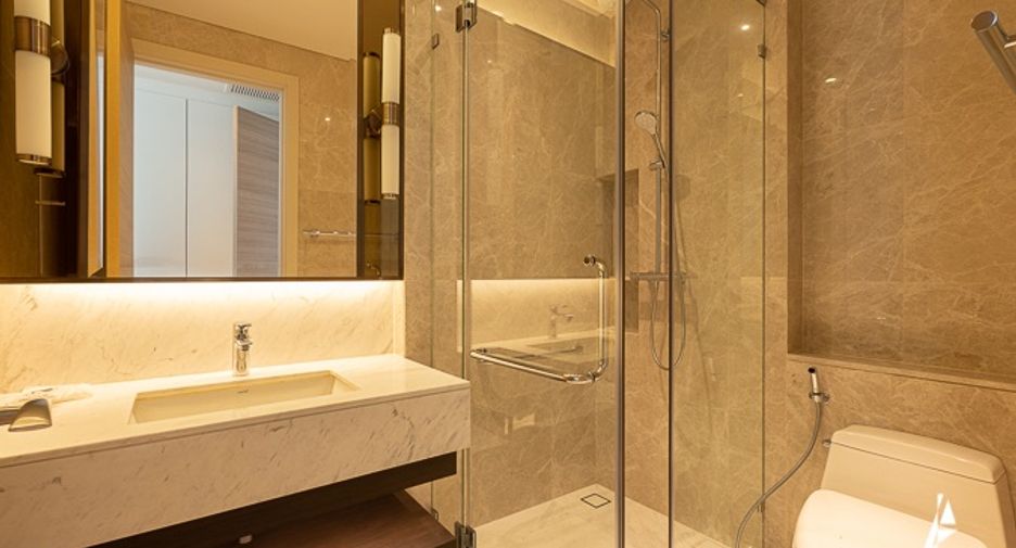 À vendre 2 chambres condo à Pathum Wan, Bangkok