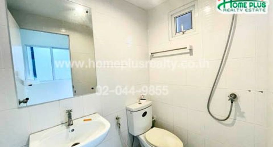 For sale 3 bedrooms townhouse in Min Buri, Bangkok