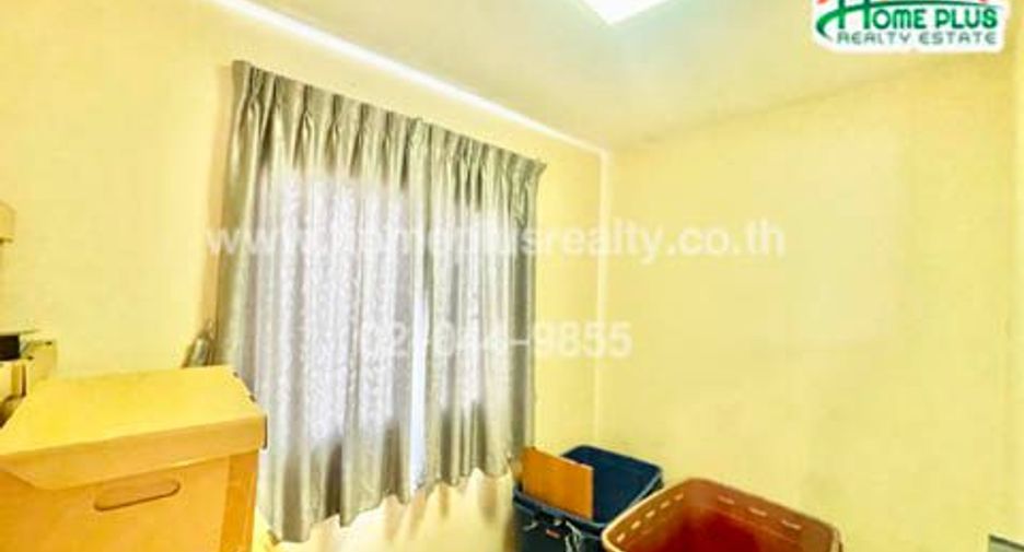 For sale 3 bedrooms townhouse in Min Buri, Bangkok