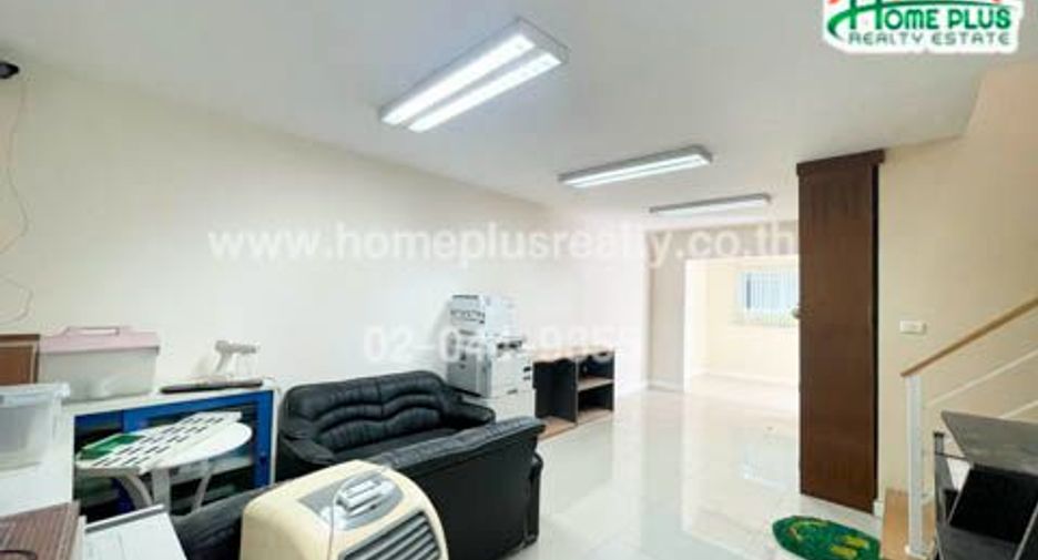 For sale 3 bedrooms townhouse in Min Buri, Bangkok