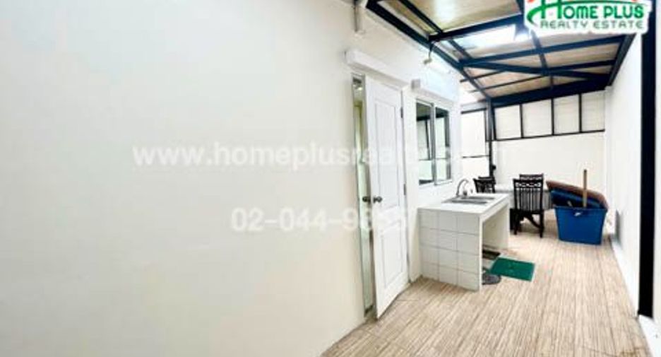 For sale 3 bedrooms townhouse in Min Buri, Bangkok