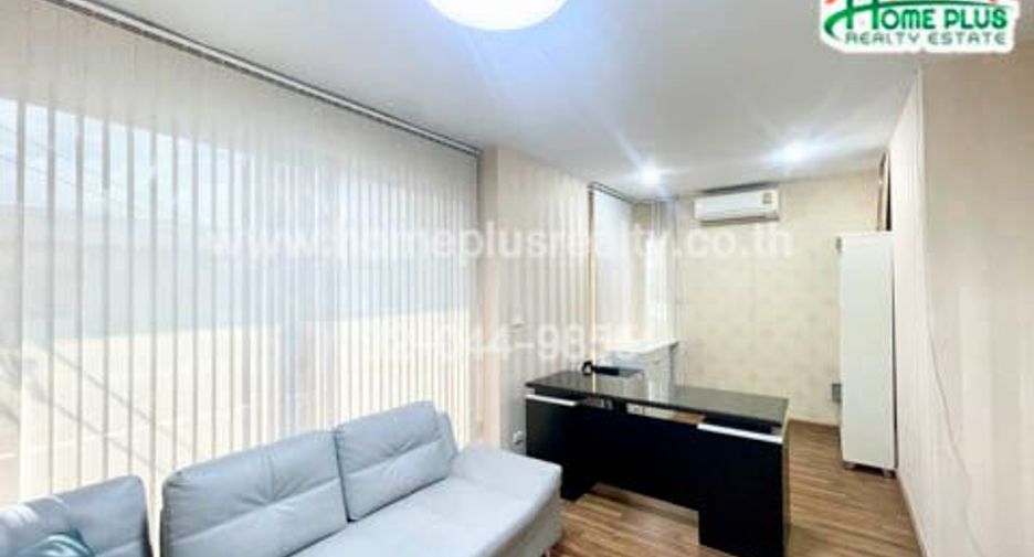 For sale 3 bedrooms townhouse in Min Buri, Bangkok