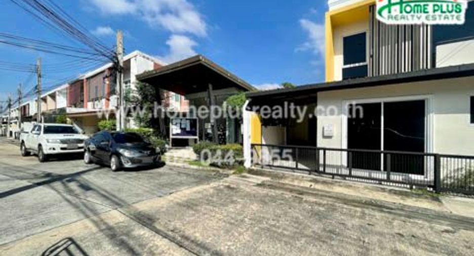For sale 3 bedrooms townhouse in Min Buri, Bangkok