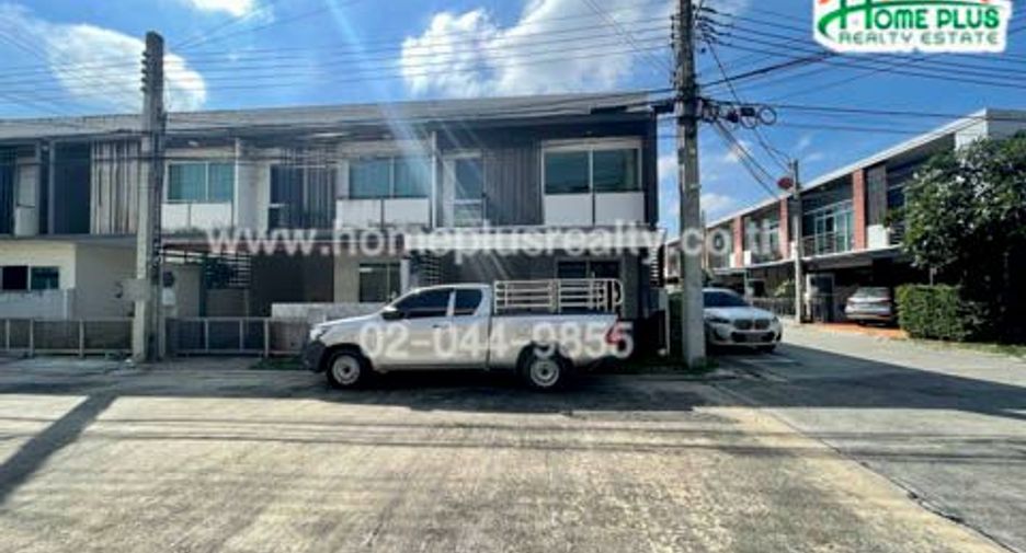 For sale 3 bedrooms townhouse in Min Buri, Bangkok