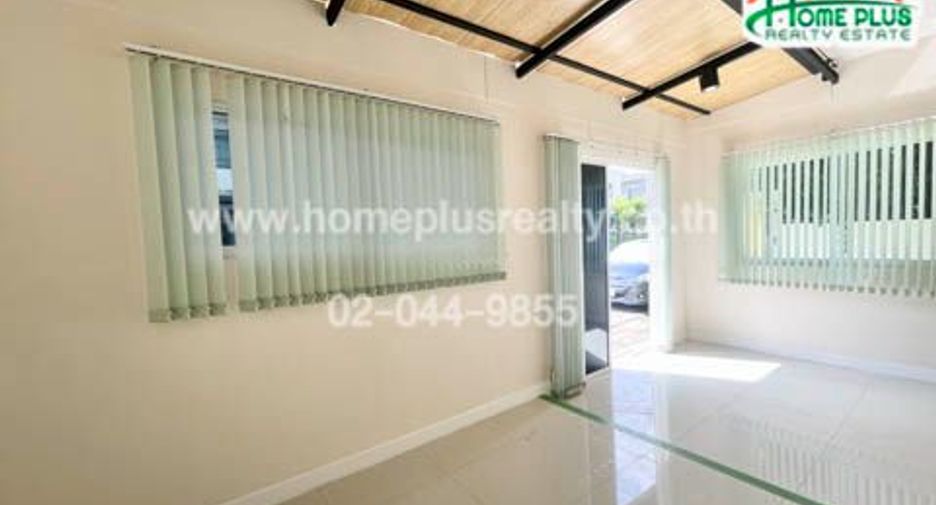 For sale 3 bedrooms townhouse in Min Buri, Bangkok