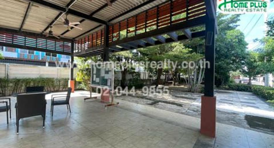 For sale 3 bedrooms townhouse in Min Buri, Bangkok