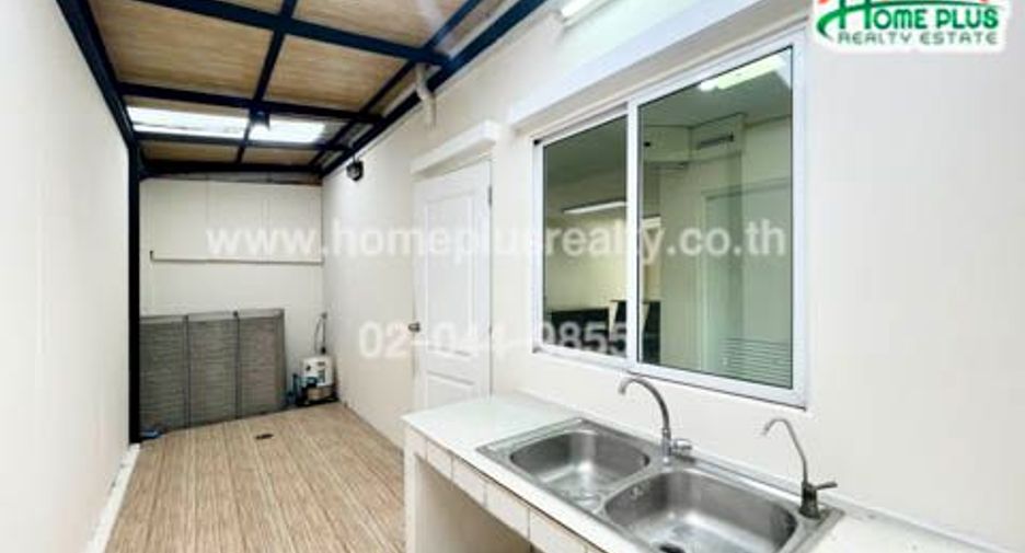 For sale 3 bedrooms townhouse in Min Buri, Bangkok