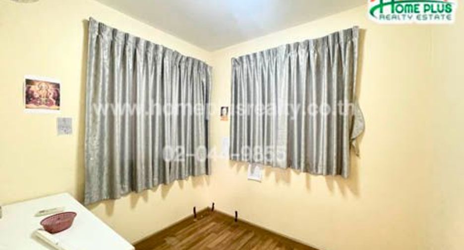 For sale 3 bedrooms townhouse in Min Buri, Bangkok