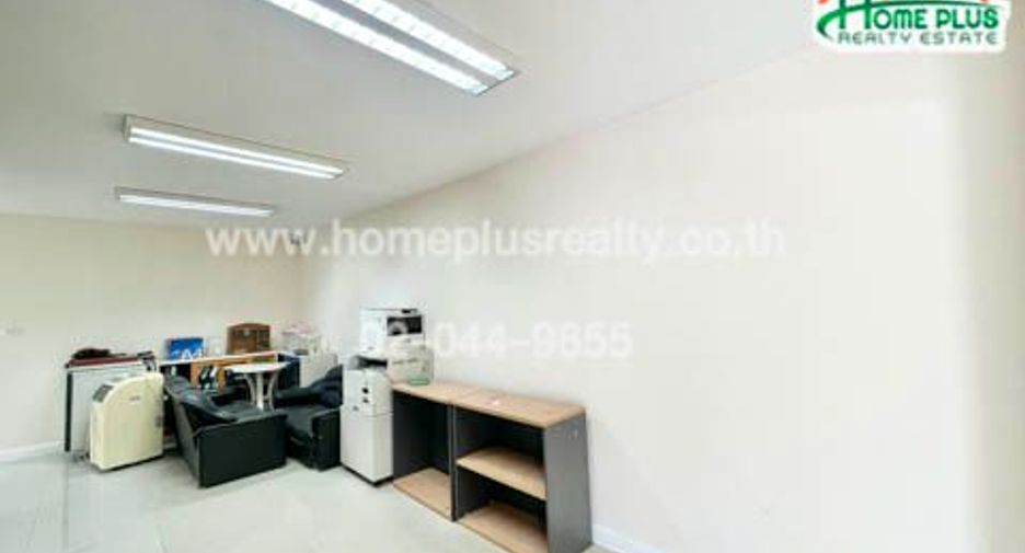 For sale 3 bedrooms townhouse in Min Buri, Bangkok