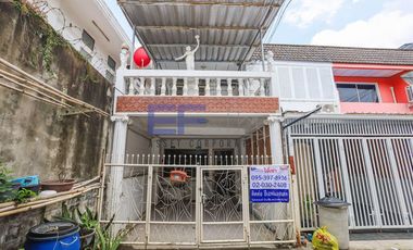 Reihenhaus zur Miete und zum Kauf mit 2 Zimmer in Huai Khwang, Bangkok